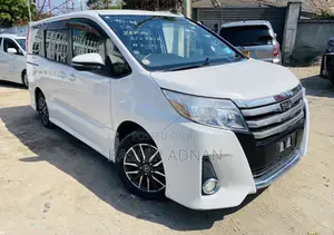 Toyota Noah 2.0 FWD (6 Seater) 2015 White