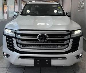 Toyota Land Cruiser 2023 White
