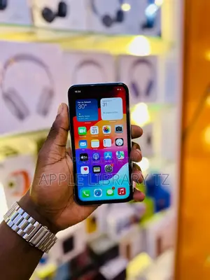 Apple iPhone XR 64 GB White