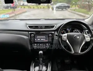 Nissan X-Trail 2.0 Petrol FWD 2016 Green