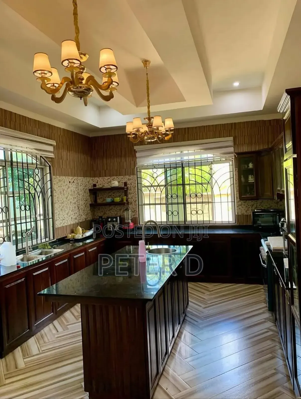 5bdrm House in Goba for sale