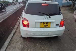 Toyota IST 2006 White