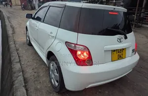 Toyota IST 2006 White