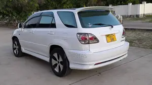 Toyota Harrier 2001 White