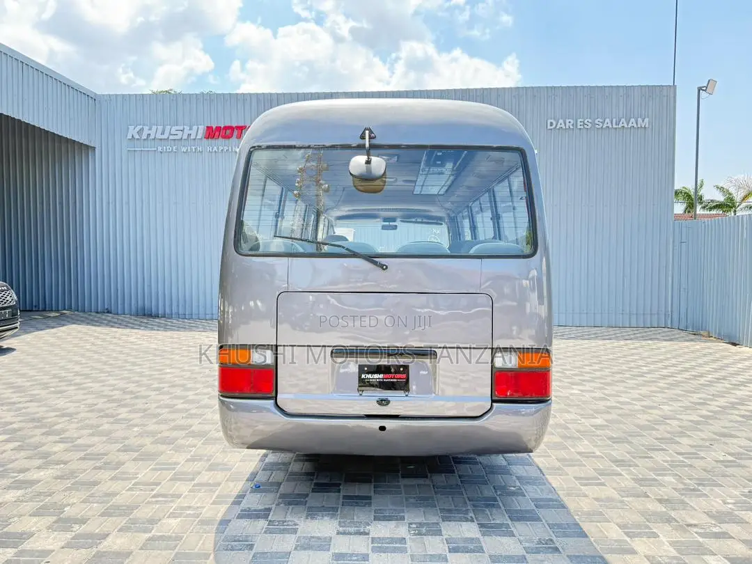 Toyota Coaster 1993 Silver