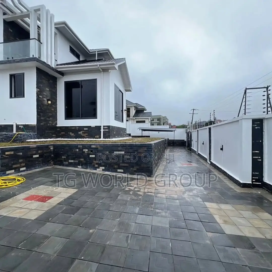 4bdrm Mansion in Goba for sale