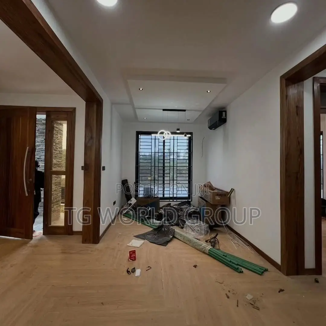 4bdrm Mansion in Goba for sale