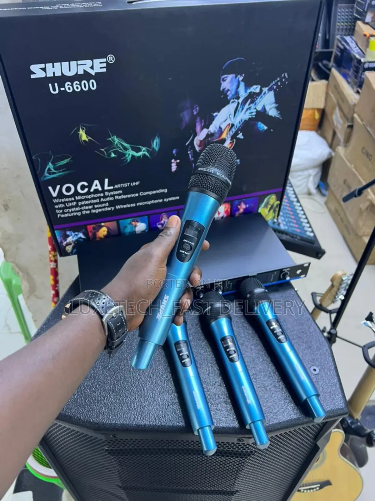 Shure U-6600 Vocal Artist Uhf Wireless Microphone System (4 Mics)