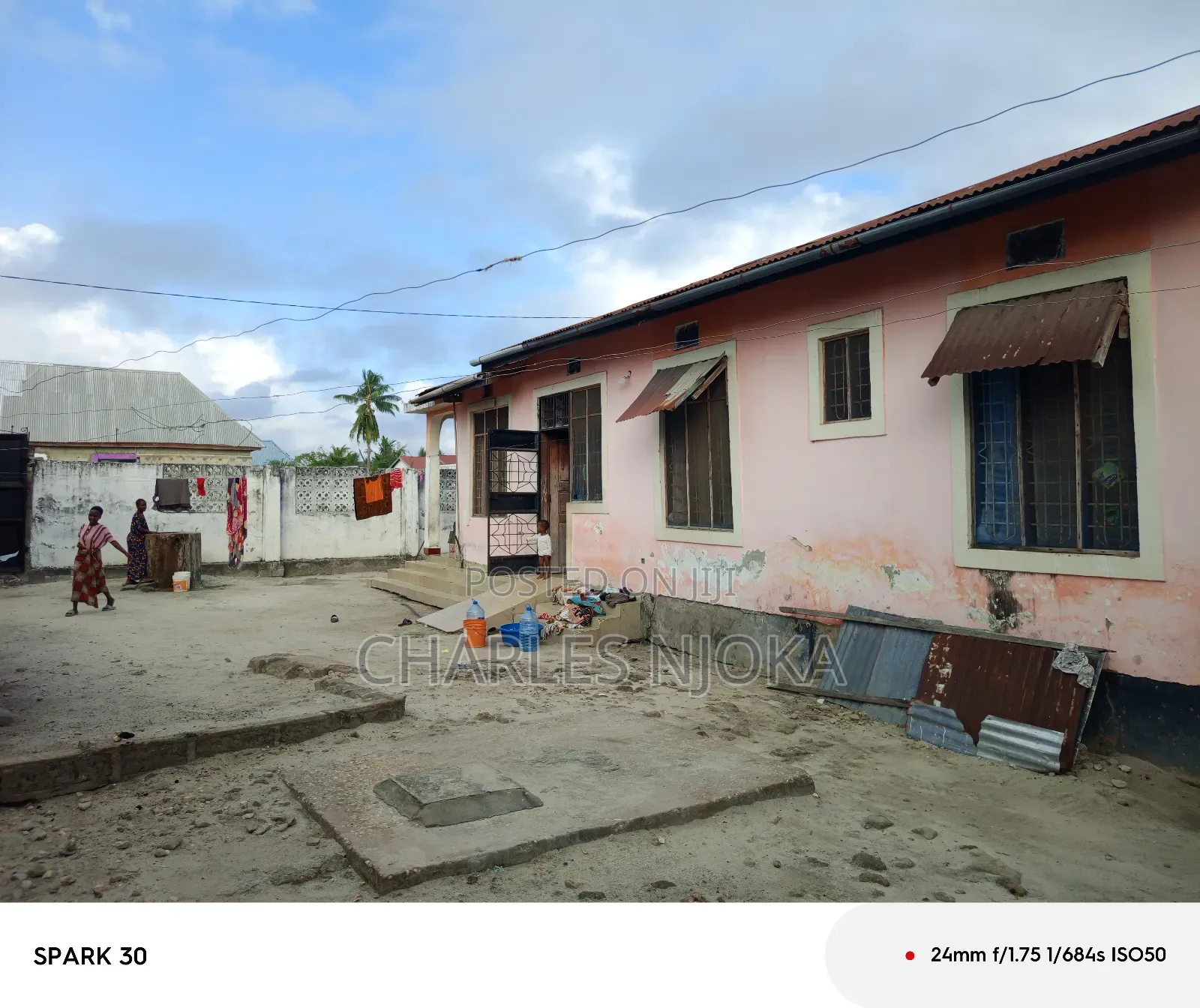 13bdrm House in Tanzania Daresalaam for sale