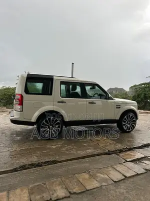 Land Rover Discovery 2011 White