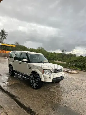 Land Rover Discovery 2011 White
