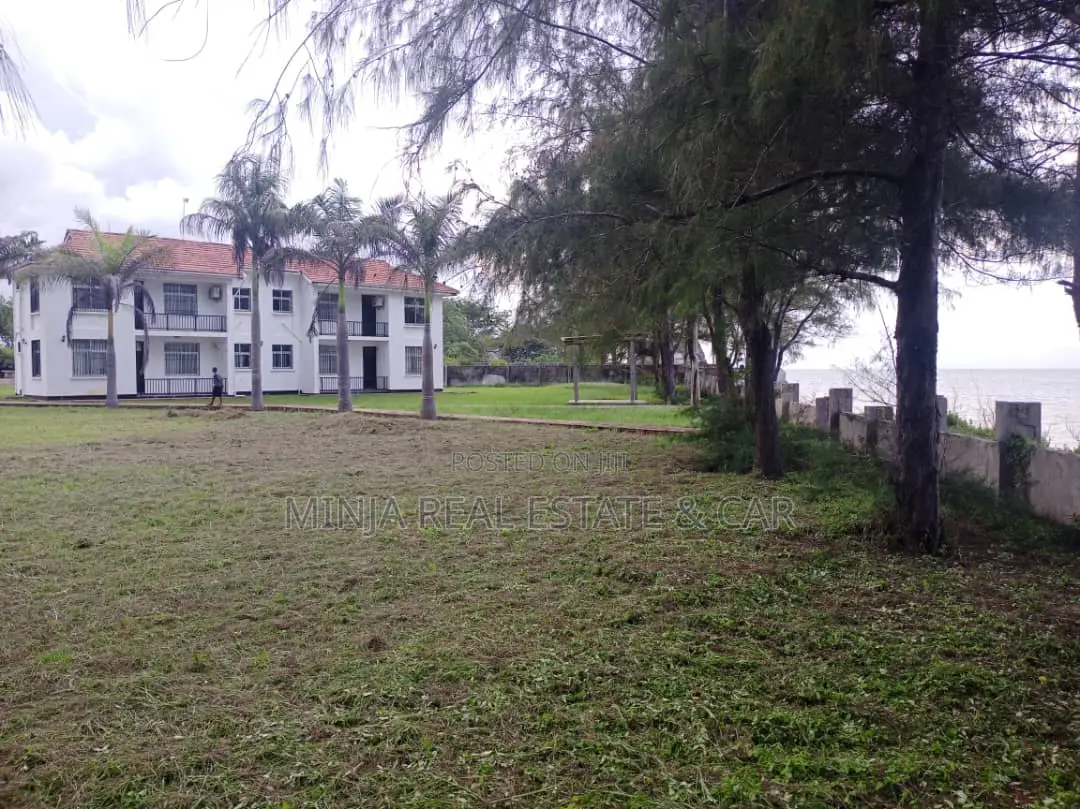 14bdrm House in Kunduchi for sale