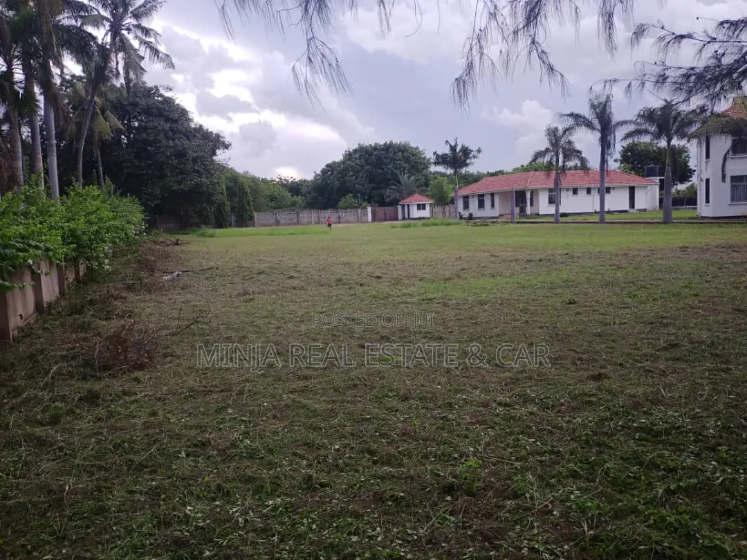 14bdrm House in Kunduchi for sale