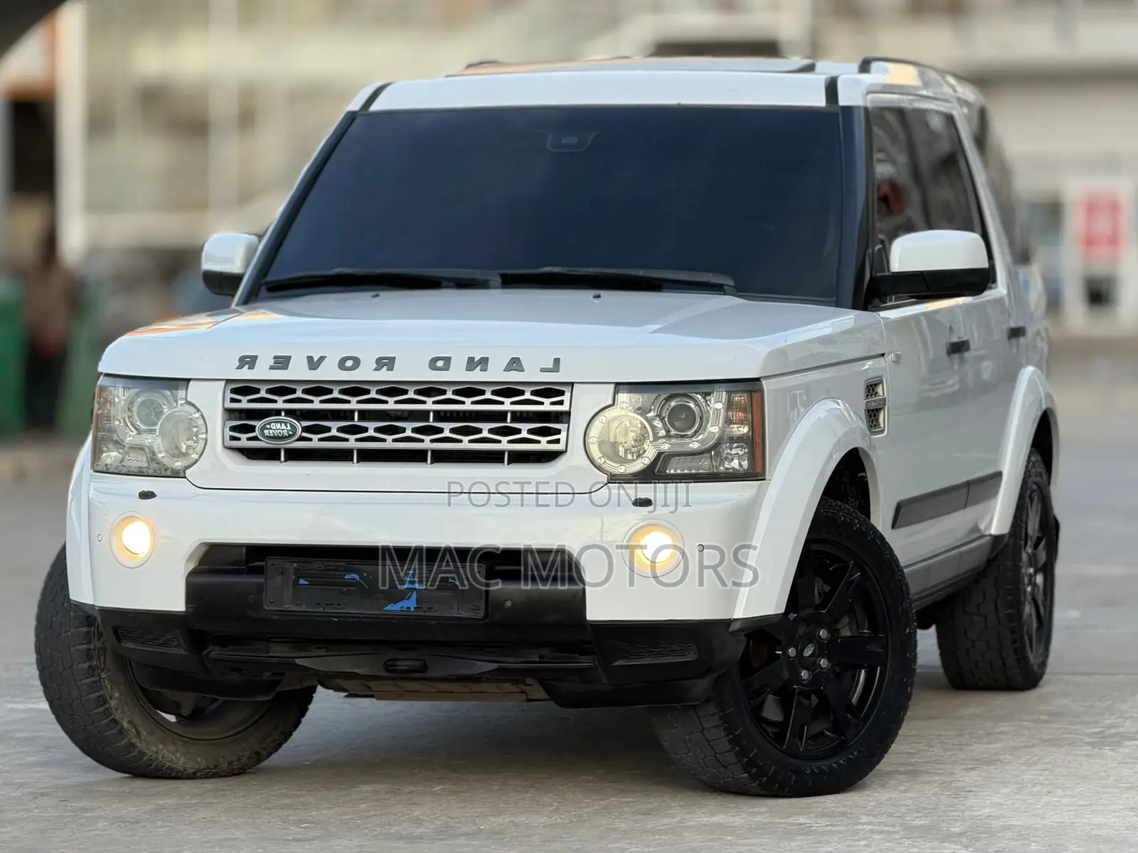 Land Rover Discovery 2011 White