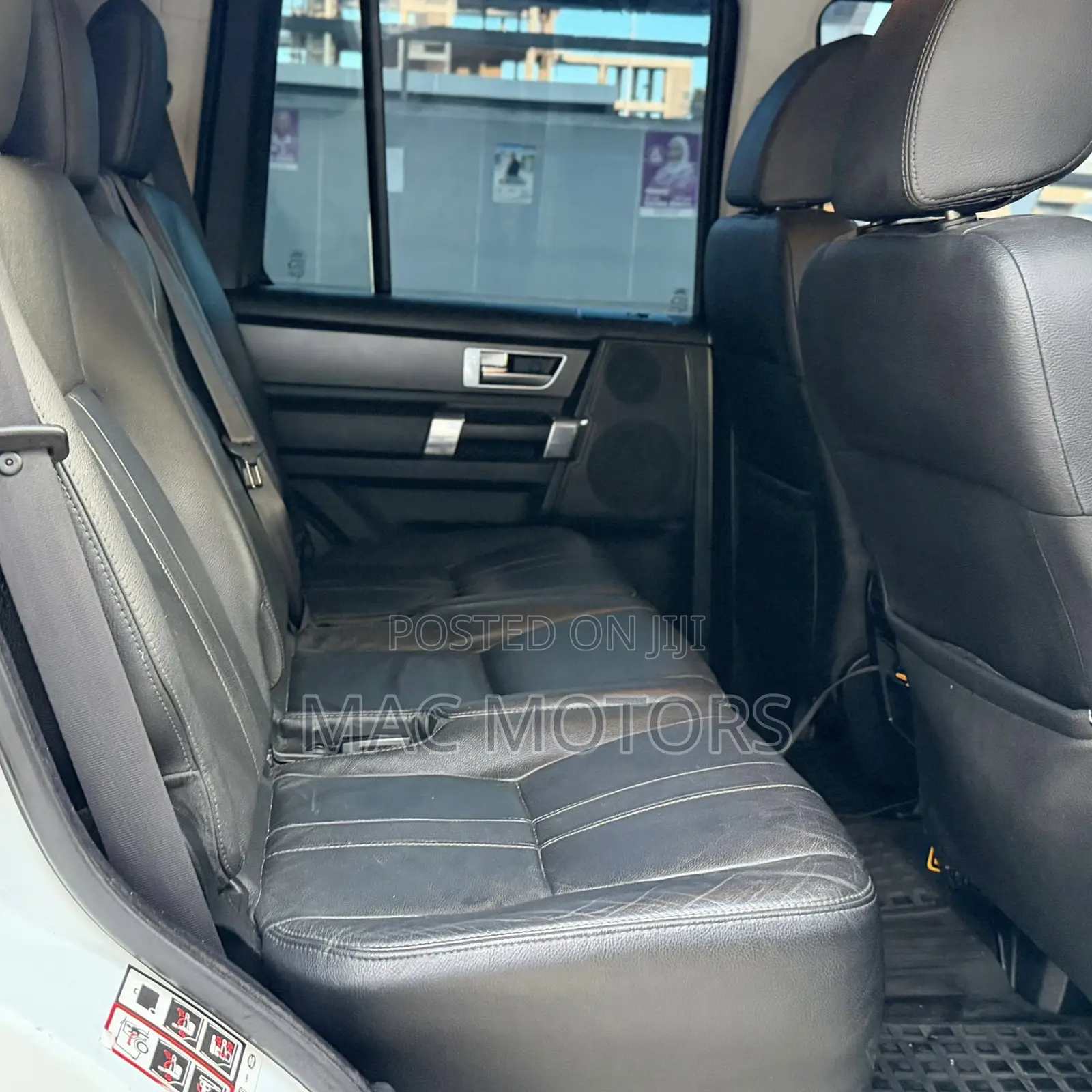 Land Rover Discovery 2011 White