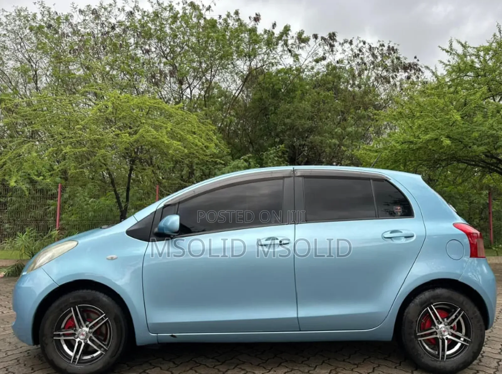 Toyota Vitz 2005 Blue