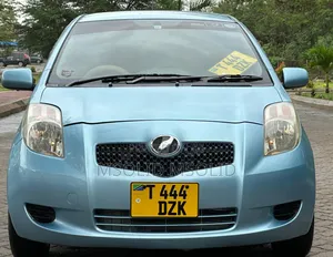 Toyota Vitz 2005 Blue
