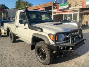Toyota Land Cruiser 2020 White