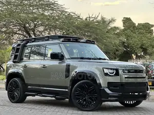 Land Rover Defender 2022 Green