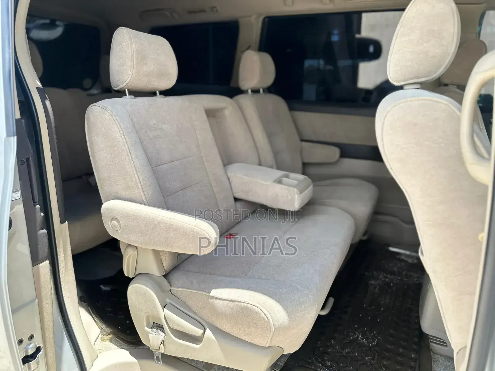 Toyota Alphard 2005 Silver