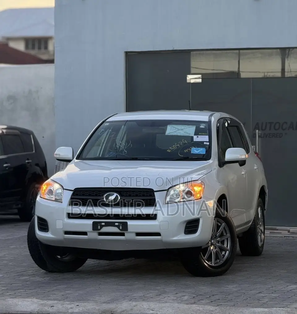 Toyota RAV4 2010 White