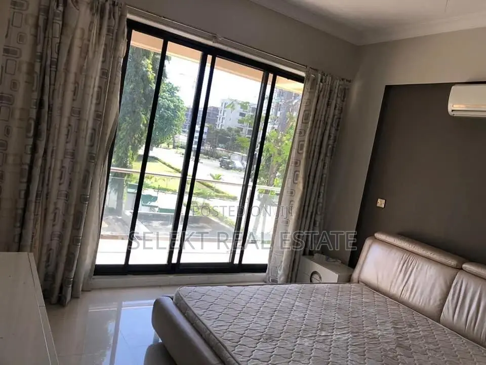 Furnished 3bdrm Apartment in Oyster Bay for rent