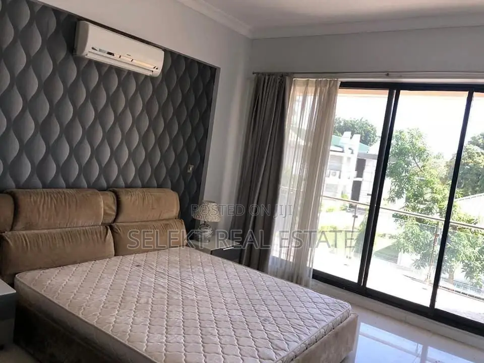 Furnished 3bdrm Apartment in Oyster Bay for rent