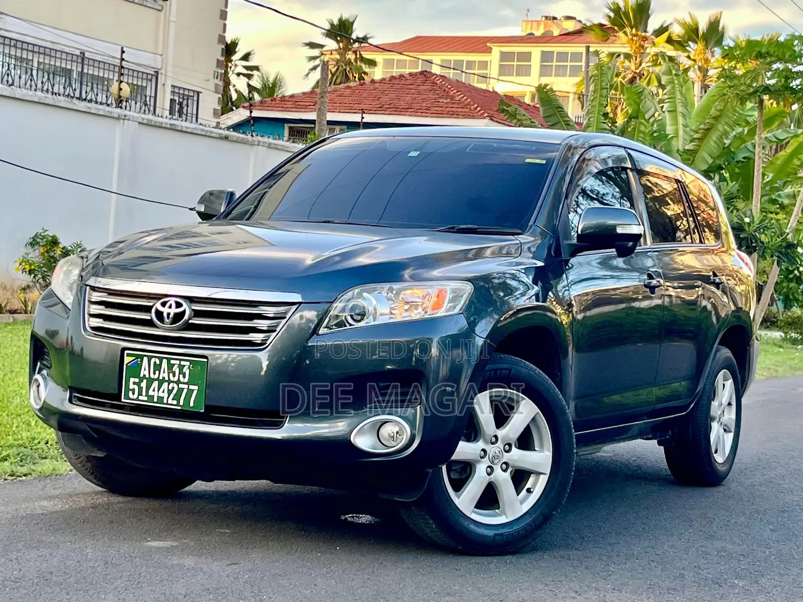 Toyota Vanguard 2010 Gray