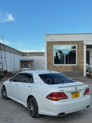 Toyota Crown 2009 Pearl