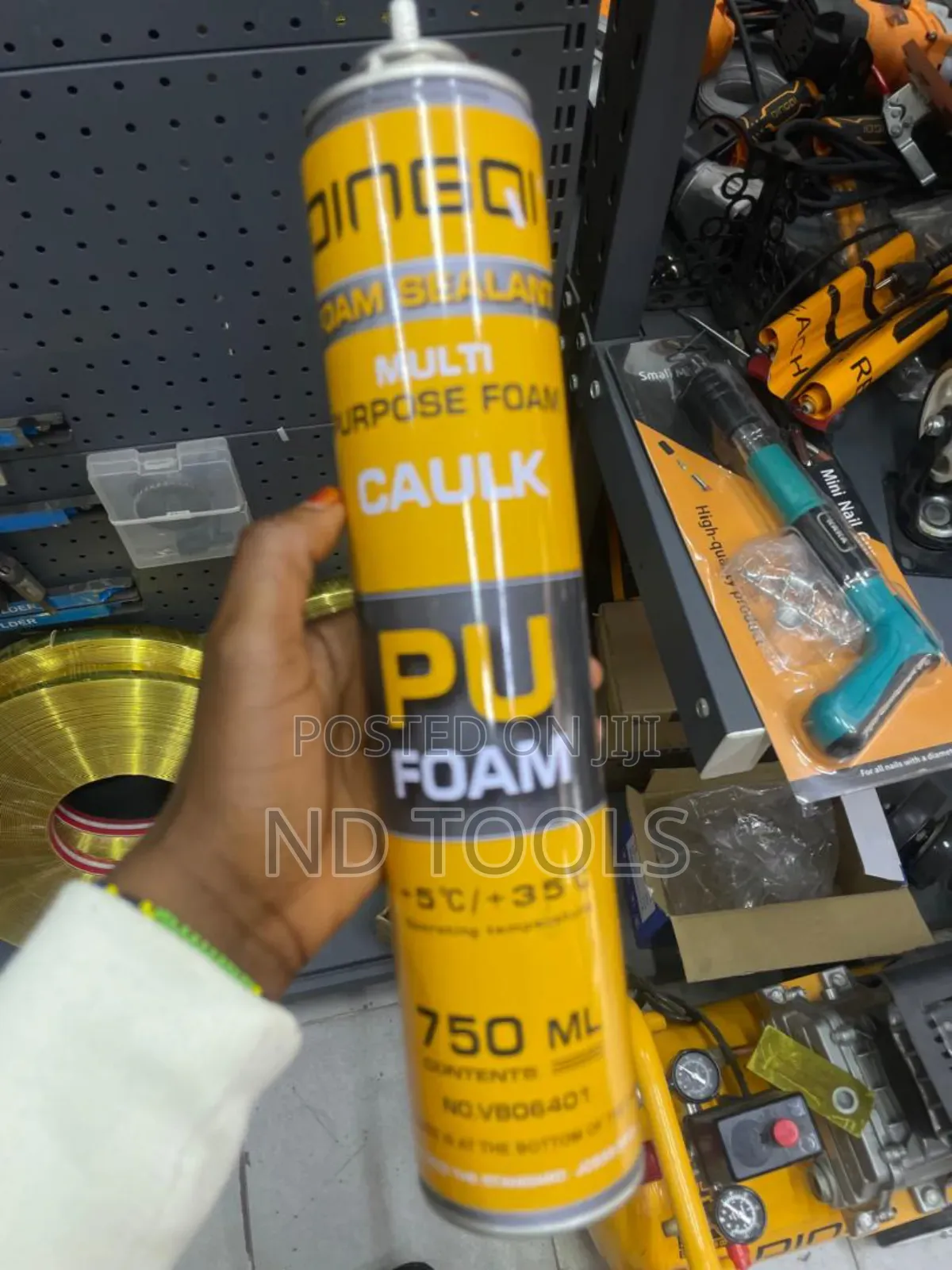 Pu Foam 750ml Caulk
