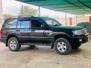 Toyota Land Cruiser HDJ 100 2003 Black