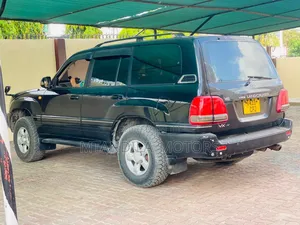 Toyota Land Cruiser HDJ 100 2003 Black