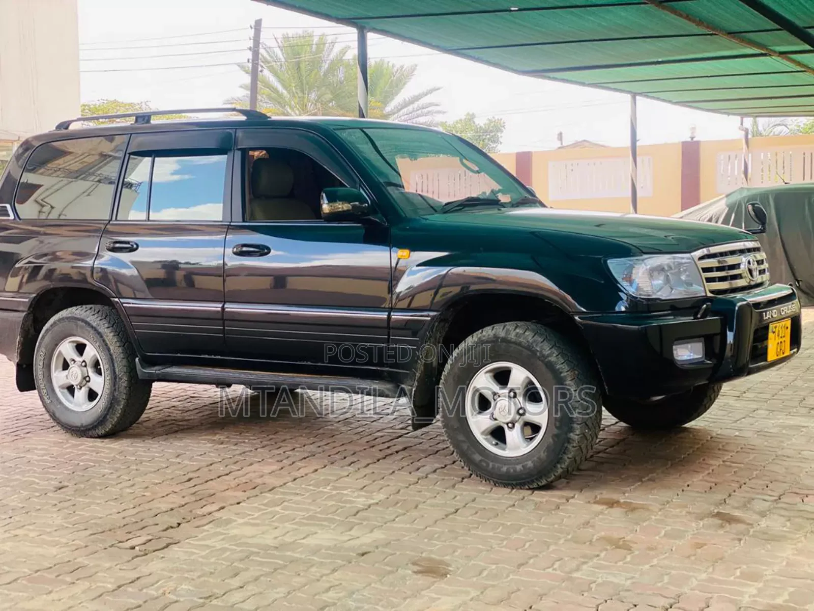 Toyota Land Cruiser HDJ 100 2003 Black