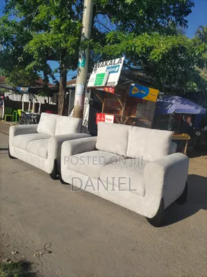 Sofa Set Ya 2:2 Rangi Ya Off White