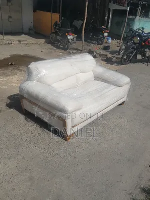 Sofa Ya Watu Wawili Rangi Nyeupe