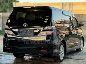 Toyota Vellfire 2010 Black