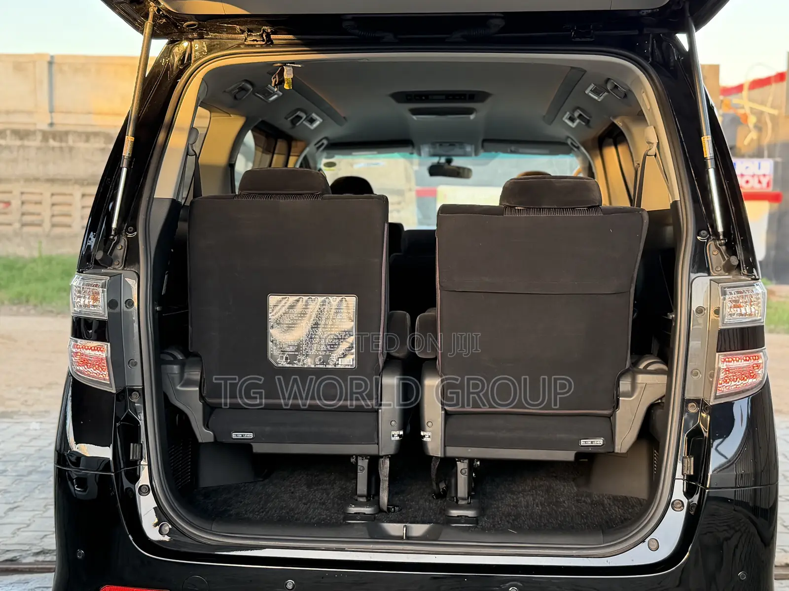 Toyota Vellfire 2010 Black