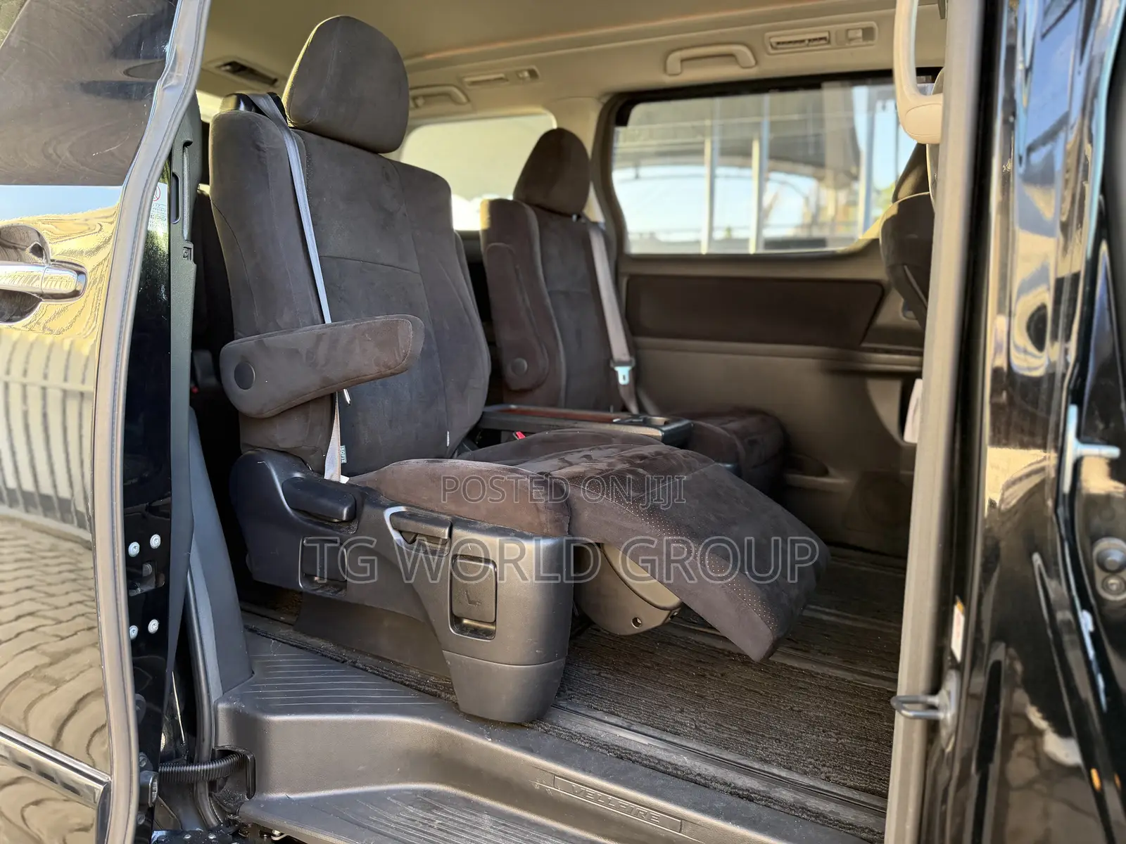 Toyota Vellfire 2010 Black