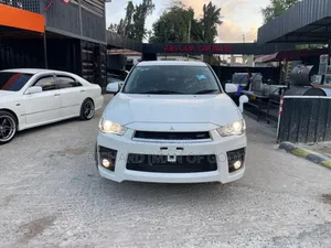 Mitsubishi Outlander 2011 White