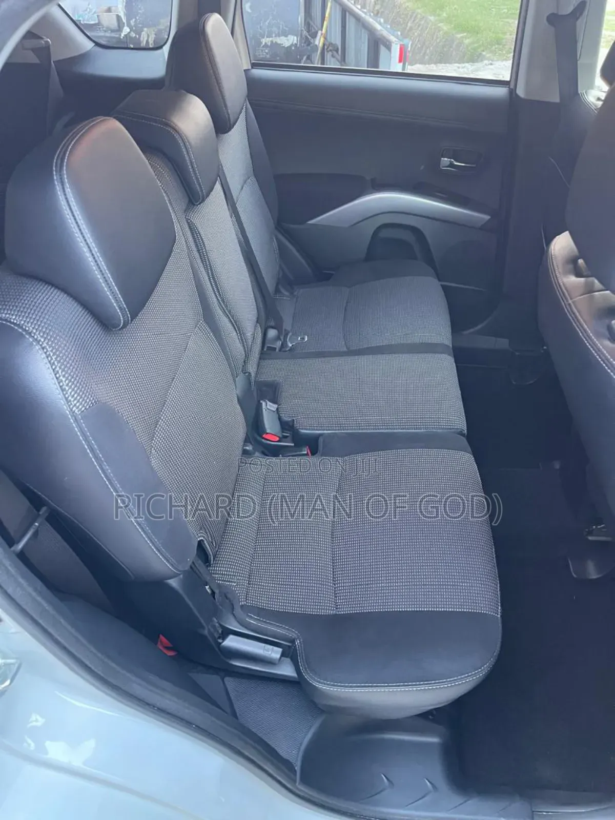 Mitsubishi Outlander 2011 White