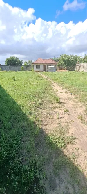 Kiwanja Kinauzwa Mbweni JKT Block 4