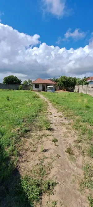 Kiwanja Kinauzwa Mbweni JKT Block 4