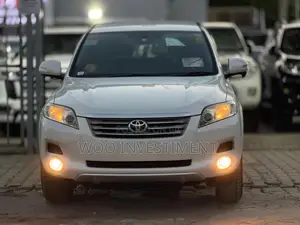 Toyota Vanguard 2009 White