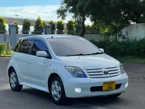 Toyota IST 2006 White