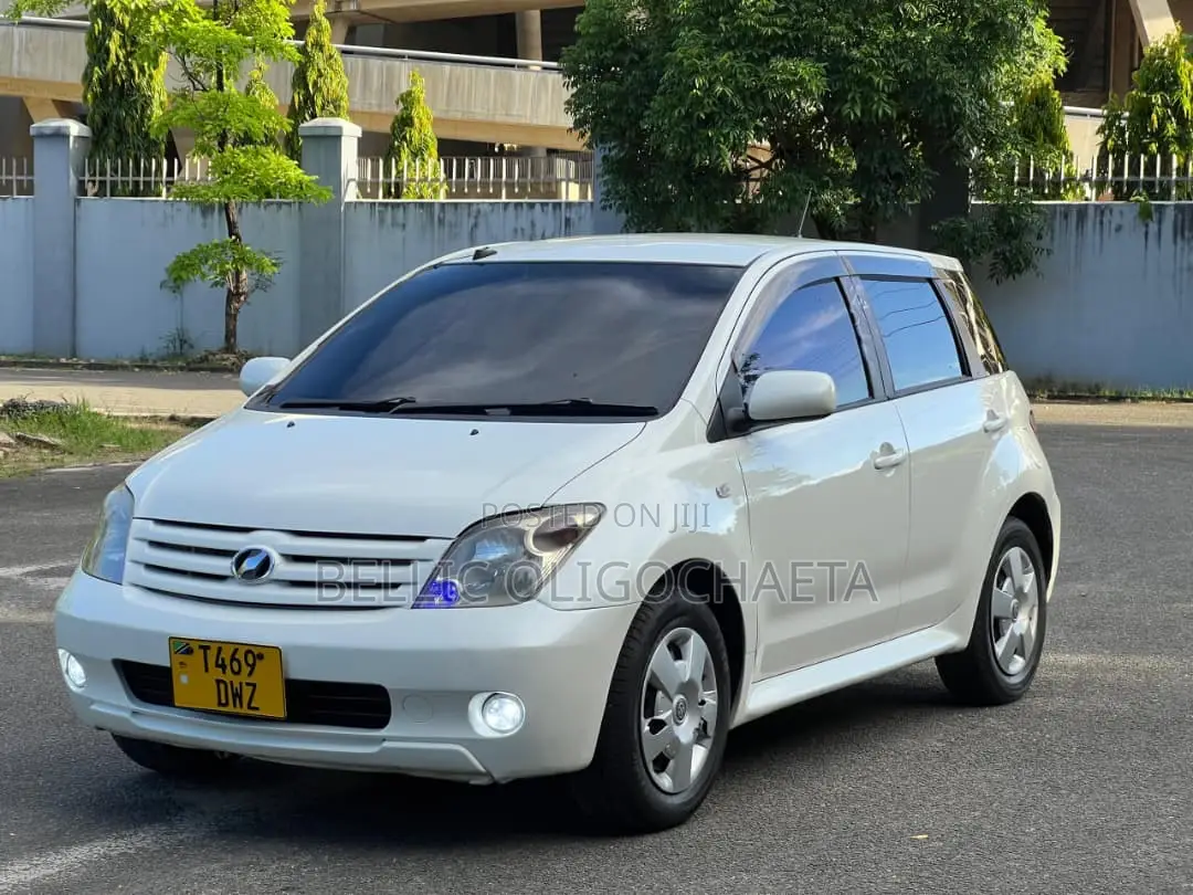 Toyota IST 2006 White