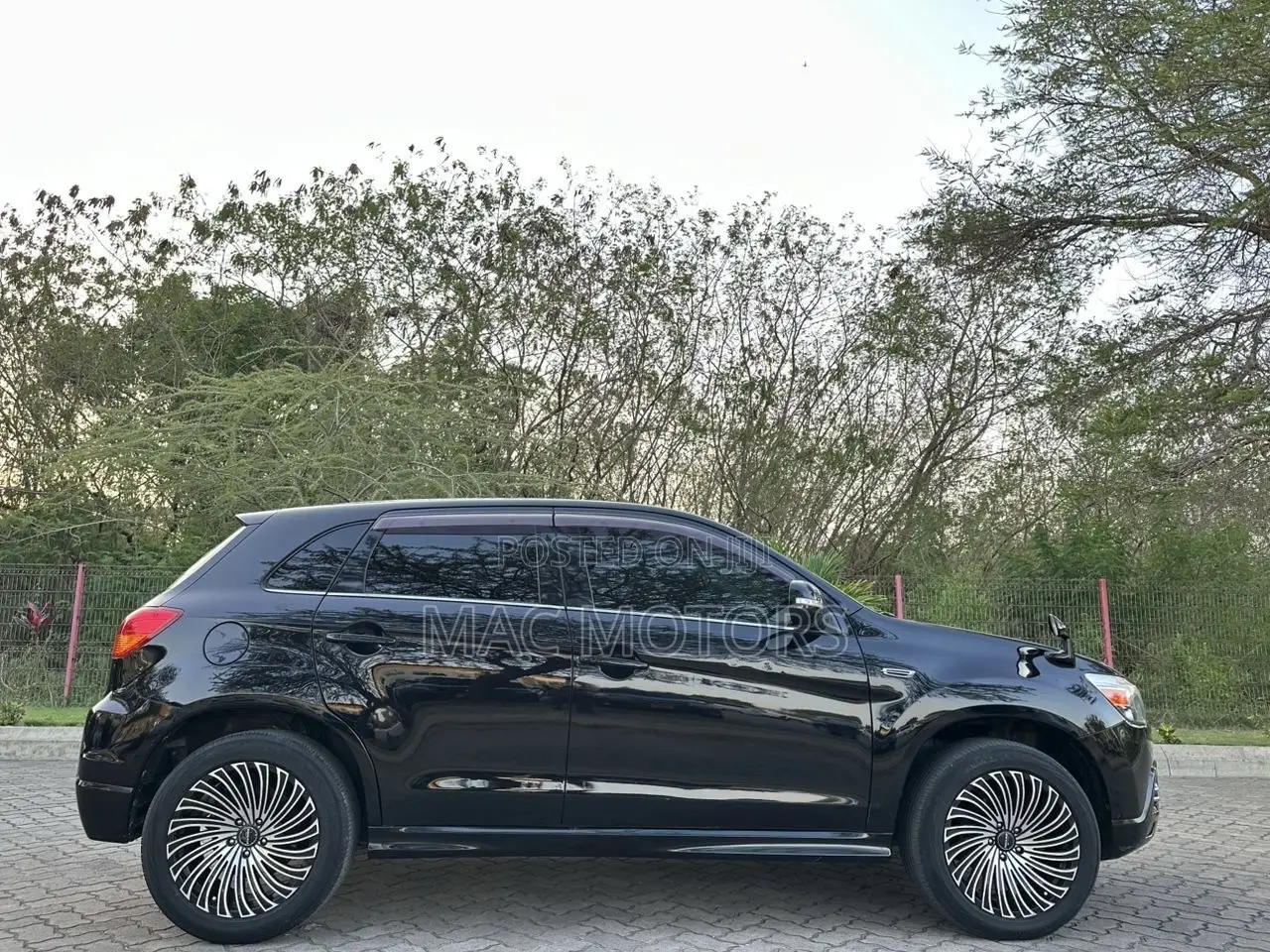 Mitsubishi RVR 2010 Black