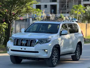 Toyota Land Cruiser Prado 2.8 2023 White