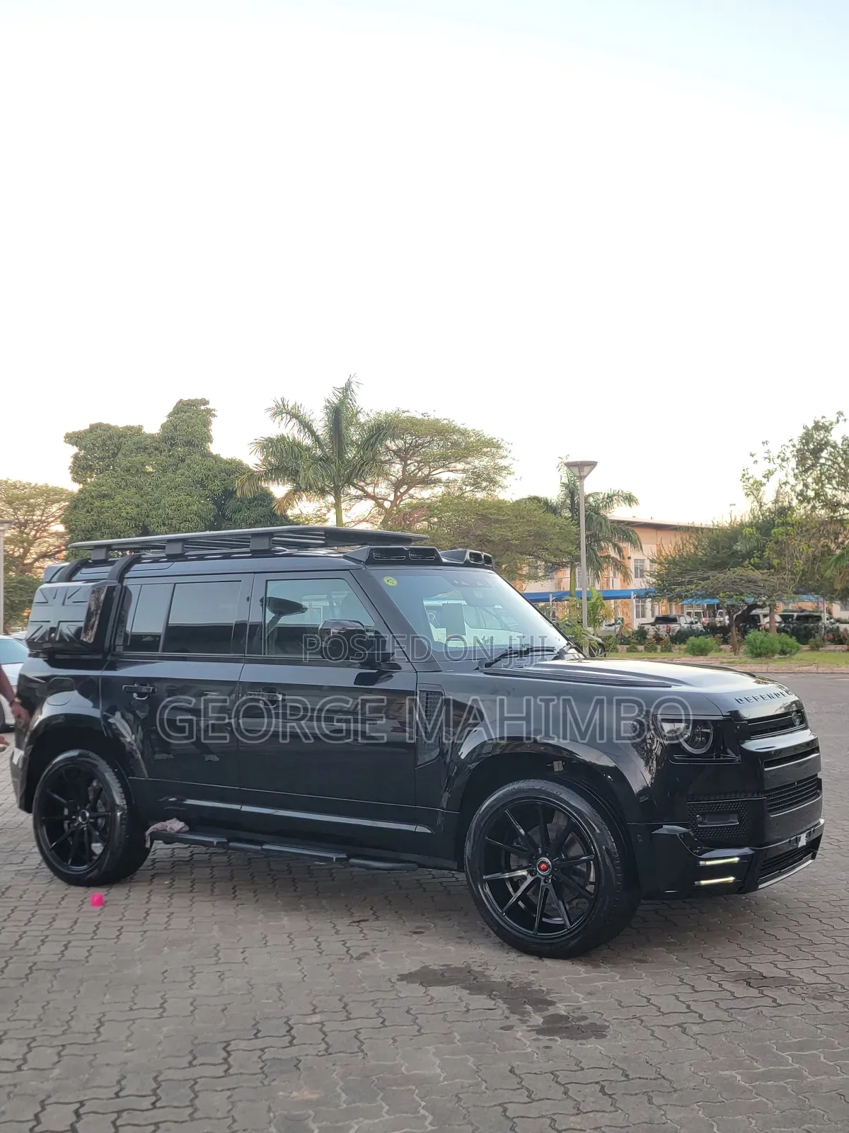Land Rover Defender 2022 Black