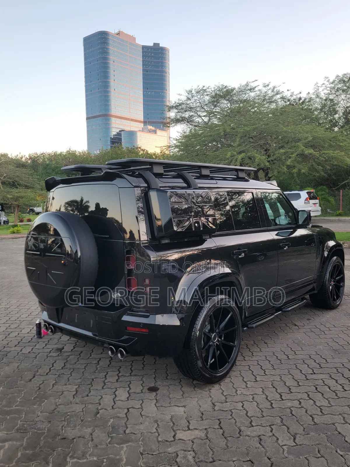 Land Rover Defender 2022 Black