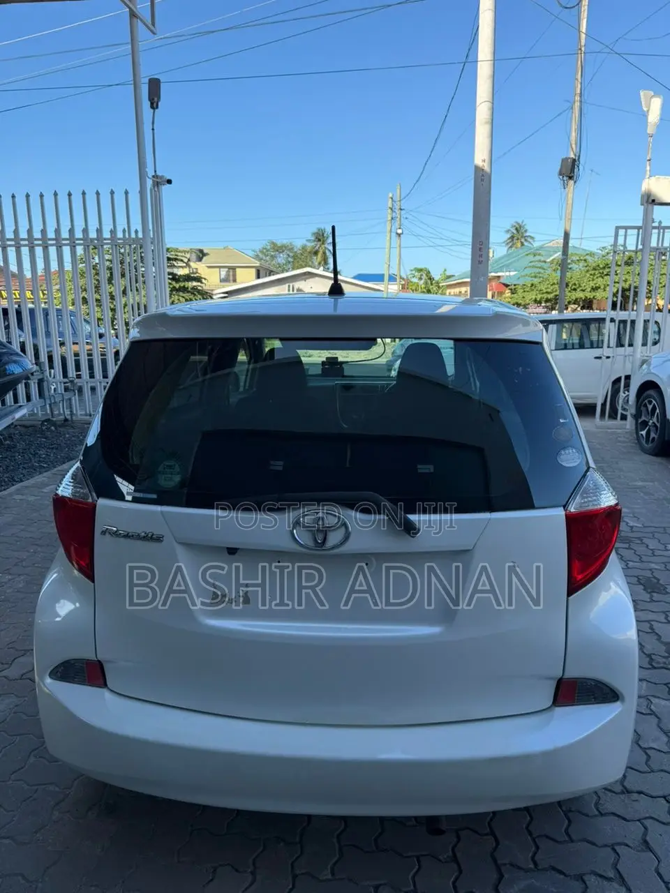 Toyota Ractis 1.5 FWD 2011 White